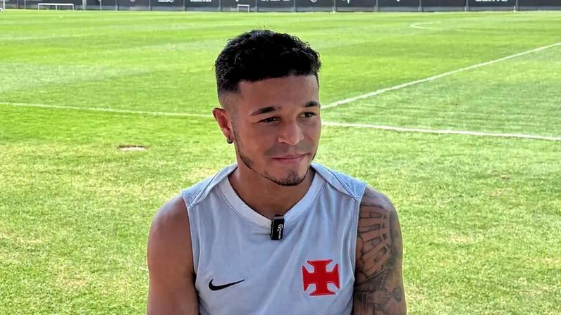 Adson durante entrevista exclusiva ao Lance! (Foto: Bruno Vaz/Lance!)