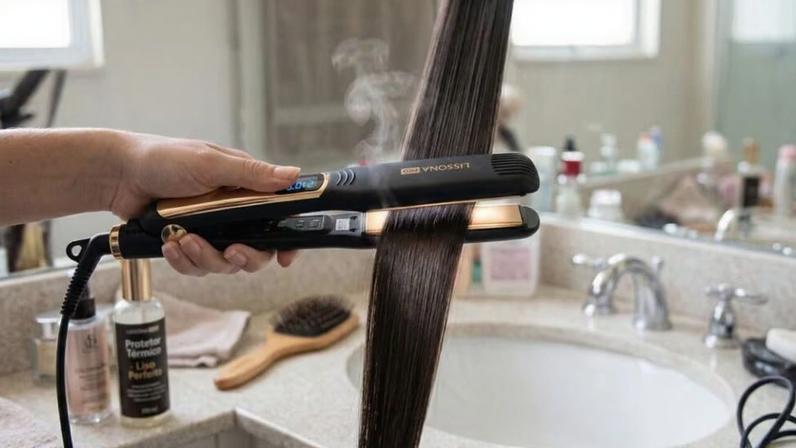 Cuidados essenciais evitam danos capilares com o uso da chapinha