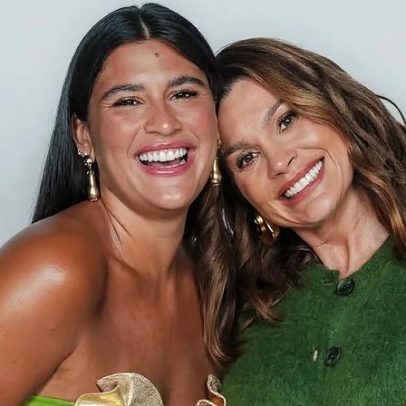 Flávia Alessandra comenta podcast com a filha, que terá adaptação teatral