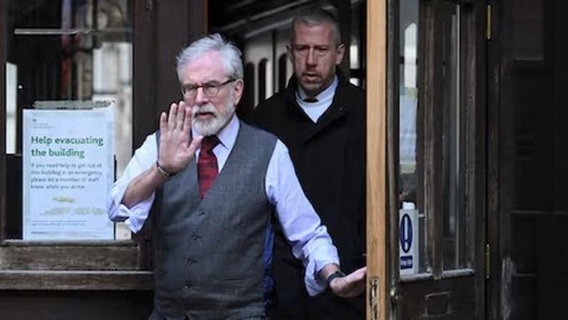 Tribunal de Londres reabre investigação sobre participação de Gerry Adams na IRA