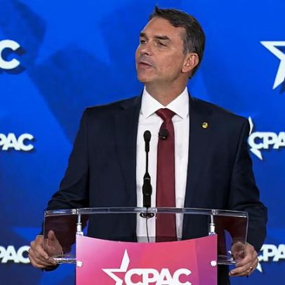 Flávio Bolsonaro afirma liderar corrida eleitoral, compara pai a Trump e critica Lula