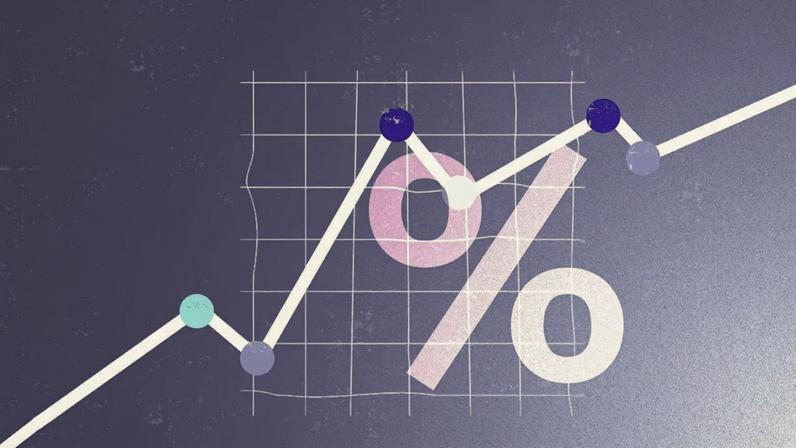 Imagem mostra um símbolo de percentual em um fundo roxo com um gráfico de linha apontado para cima