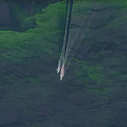 Guarda do Irã afirma ter atacado porta-aviões americano; EUA negam