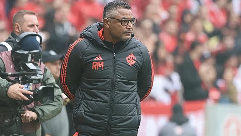 Roger Machado durante vitória do Internacional sobre o Ceará