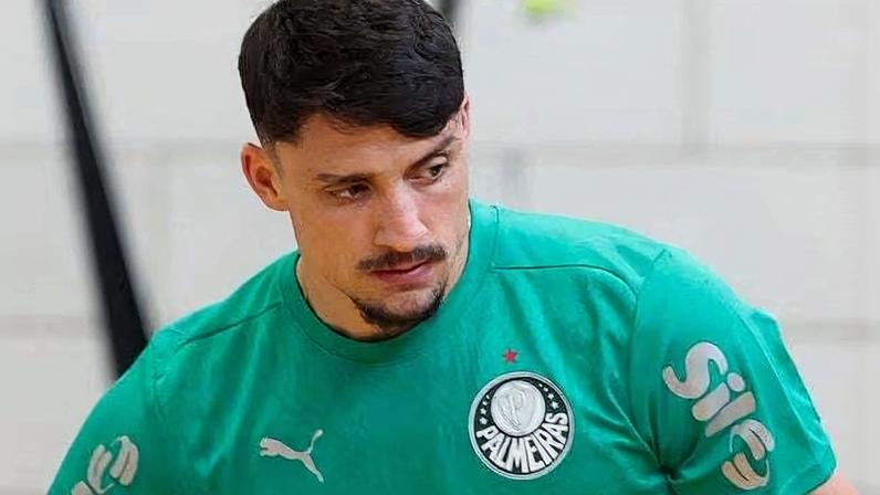 Piquerez deixa amistoso entre Uruguai e Inglaterra de maca