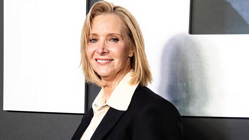 Friends criou irmã gêmea de Phoebe para papel de Lisa Kudrow em outra série