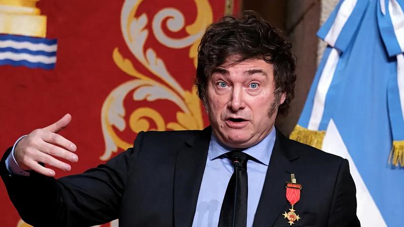 Javier Milei gesticulando
