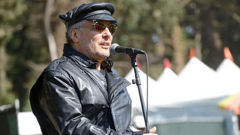 Jello Biafra, dos Dead Kennedys, se recupera de derrame hemorrágico