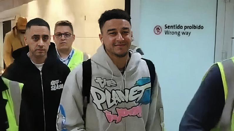 Jesse Lingard desembarcando para assinar com o Corinthians