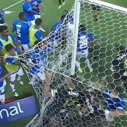 Cruzeiro x Atlético quebra recorde de expulsões no Brasil