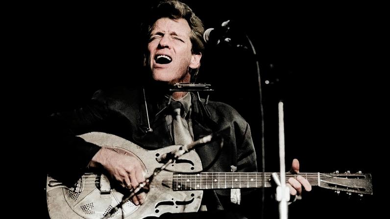 John Hammond, Jr performs at Madison Square Garden in New York, New York, on Oct. 16, 1990.