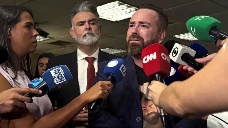 Jairinho abandona plenário e juíza adia sessão para junho; Monique Medeiros tem prisão relaxada por excesso de prazo • CNN Brasil