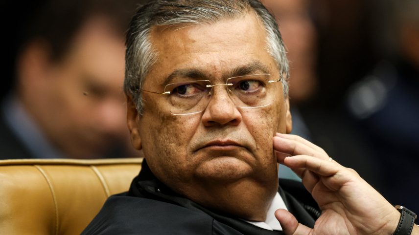 Dino abre prazo antes de decidir sobre recurso da PGR