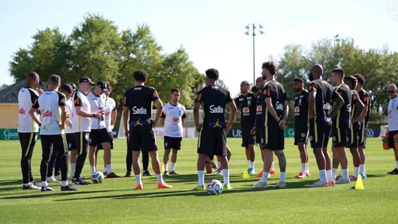 Carlo Ancelotti iniciou a preparação para a estreia da Seleção em 2026. O Brasil treina em Orlando antes de seguir para Boston, onde enfrenta os franceses no Gillette Stadium.