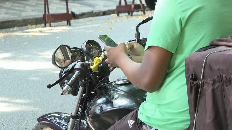 Nova medida obriga aplicativos de transporte e entrega a detalharem os custos das corridas
