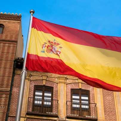 Espanha lança plano para regularizar imigrantes ilegais