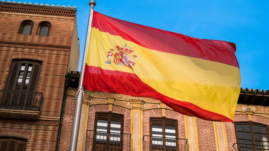 Espanha lança regularização extraordinária para imigrantes