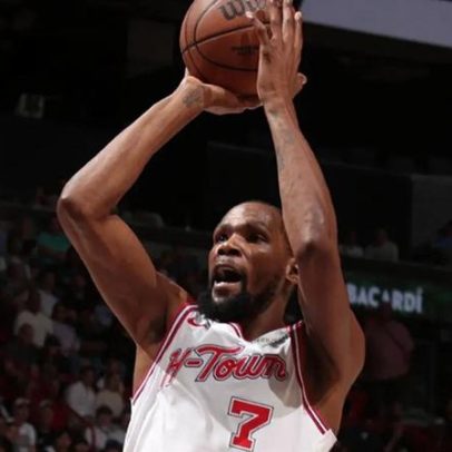 Kevin Durant, astro do Rockets, atinge marca histórica na NBA