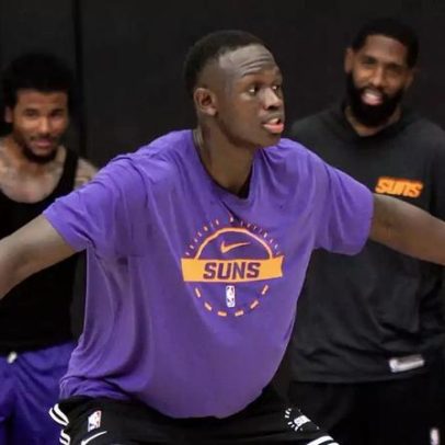Novato Khaman Maluach admite pouca oportunidade de jogo no Suns