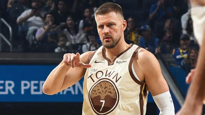 Warriors Kristaps Porzingis contrato