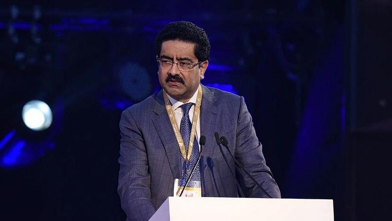 Como líder da quarta geração do Aditya Birla Group, Kumar Birla tem um patrimônio líquido estimado em US$ 19,1 bilhões, de acordo com dados em tempo real da Forbes