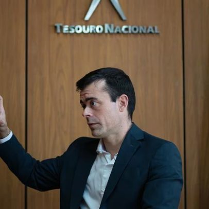 Tesouro atua para acalmar o mercado após disparada dos juros