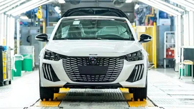 Peugeot 208 fábrica