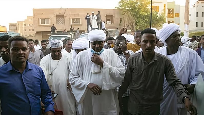 Paramilitares no Sudão enfrentam disputa interna que afeta seu núcleo de poder