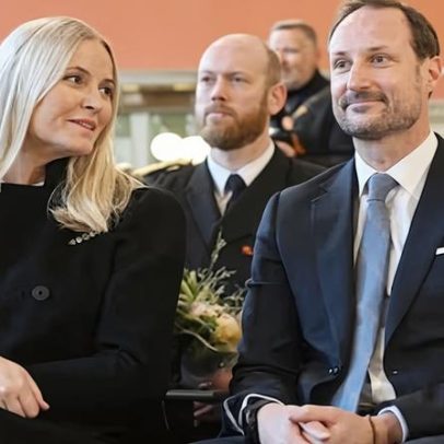 Princesa Mette-Marit afirma que Epstein a enganou e manipulou