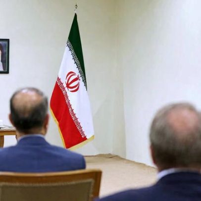 Putin classifica assassinato de Khamenei como homicídio 'cínico'