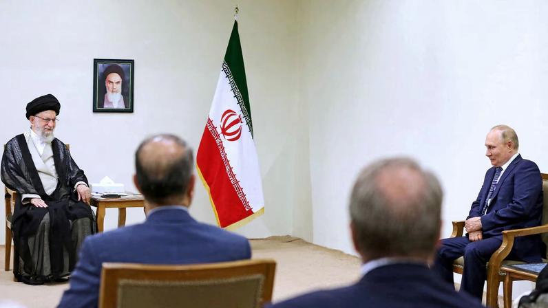 Iran's Supreme Leader Ayatollah Ali Khamenei meets with Russian President Vladimir Putin in Tehran, Iran July 19, 2022. Office of the Iranian Supreme Leader/WANA (West Asia News Agency)/Handout via REUTERS/File Photo