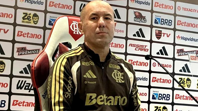 Leonardo Jardim em entrevista de apresentação no Flamengo (Foto: Lucas Bayer / Lance!)