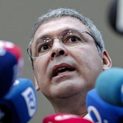 Lindbergh solicita a Moraes que Bolsonaro retorne à Papudinha