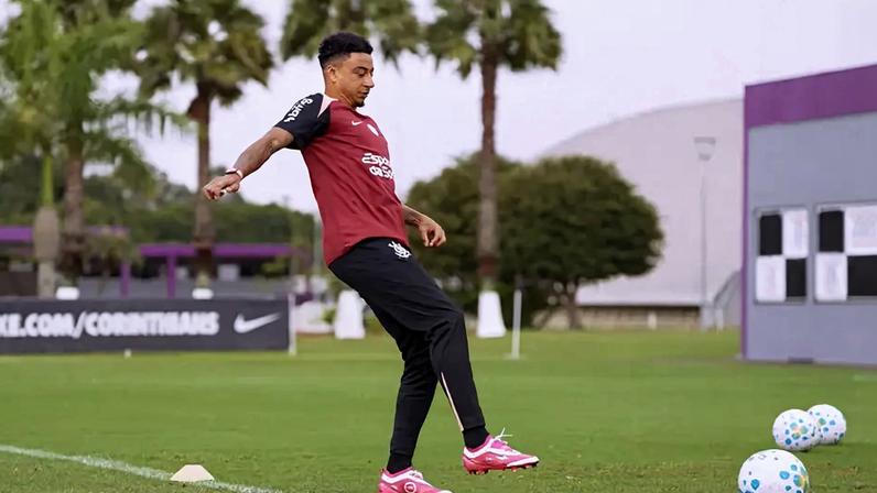 Lingard ainda não teve o nome publicado no BID da CBF. (Foto: Corinthians TV / Divulgação)