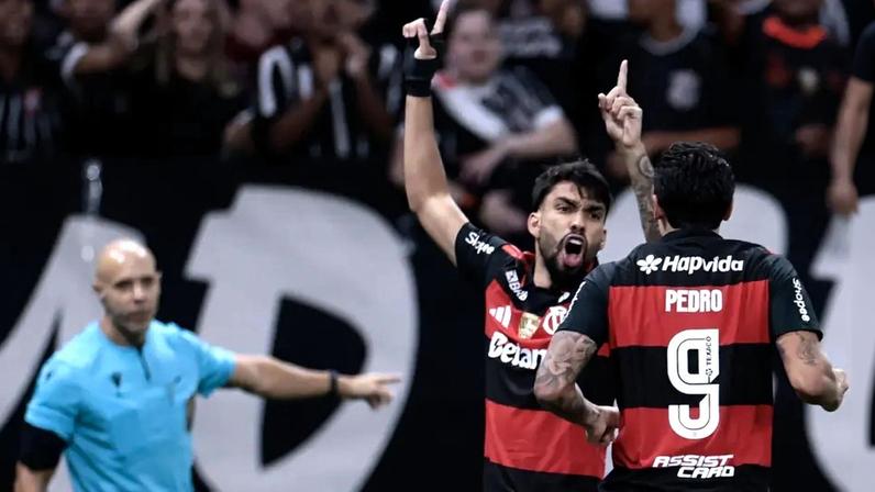 Lucas Paquetá abre o placar em Corinthians x Flamengo pelo Brasileirão (Foto: Marcello Zambrana/AGIF/Gazeta Press)