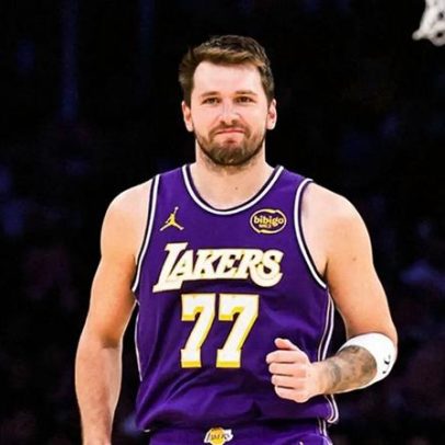 Luka Doncic faz 41 pontos e cai duas posições no MVP da NBA