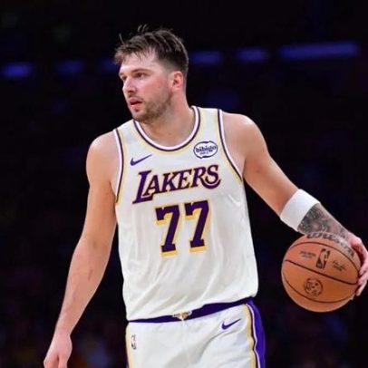 Luka Doncic lidera, Lakers atropelam Warriors e voltam a vencer