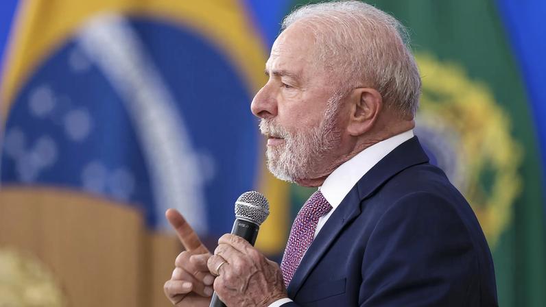 Lula discute medidas para conter a alta dos combustíveis em meio a embate com governadores e pressão eleitoral (Foto: Marcelo Camargo/Agência Brasil)