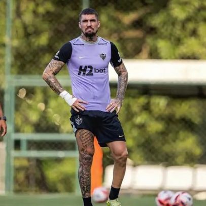 Lyanco volta a treinar pelo Atlético-MG após liberação do DM