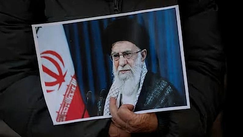 Morte de Jameneí: caso sem precedentes em que governo atinge líder de outro país