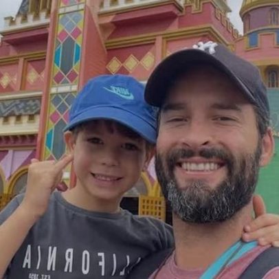 Willian Mello curte parque de diversões com o filho durante pausa nas gravações