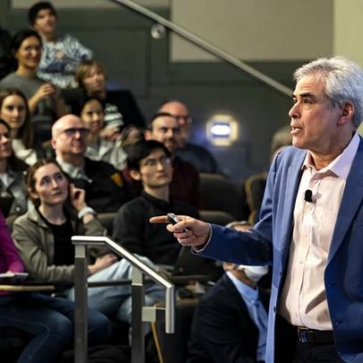 Tecnologia pessoal e redes sociais no debate sobre declínio da humanidade