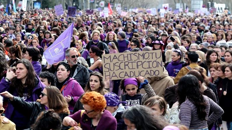 Marcha de mulheres em Madrid, na Espanha, em 8 de Março de 2026. Foto: Thomas Coex/AFP