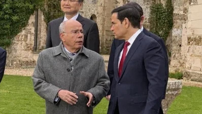 Mauro Vieira e Marco Rubio se reúnem em Vaux-de-Cernay, na França.