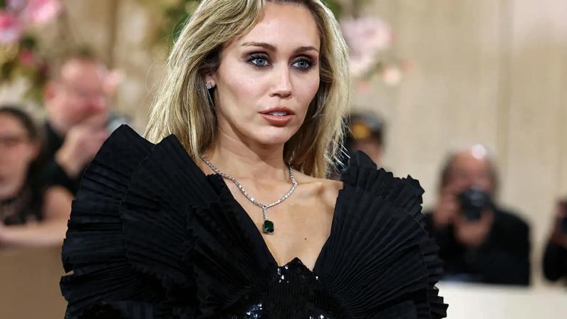 Especial de Hannah Montana surgiu após Miley Cyrus seguir Dolly Parton