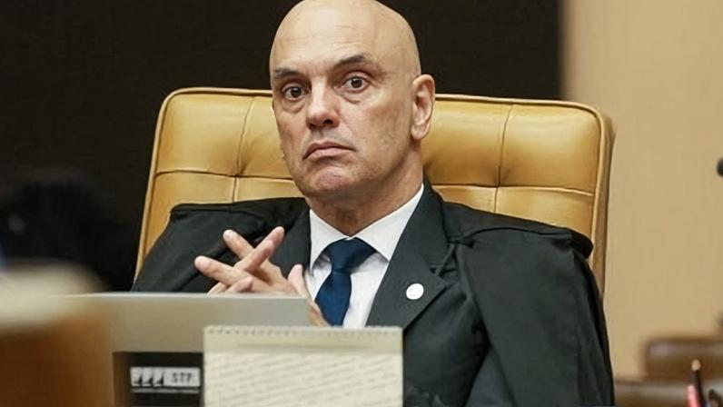 Moraes apaga mensagens com Vorcaro; Débora do Batom reage