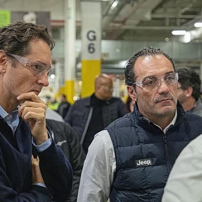 Stellantis retoma foco em produtos após ano de ajuste de contas, diz chairman