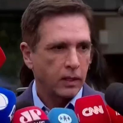 Bolsonaro pode passar por cirurgia no ombro direito após recuperação, diz médico
