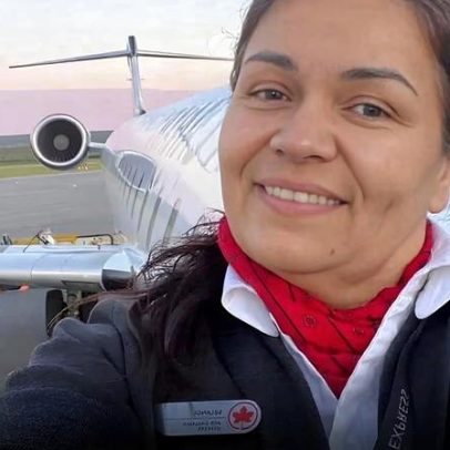 Comissária arremessada mais de 100 m na colisão com caminhão é encontrada viva