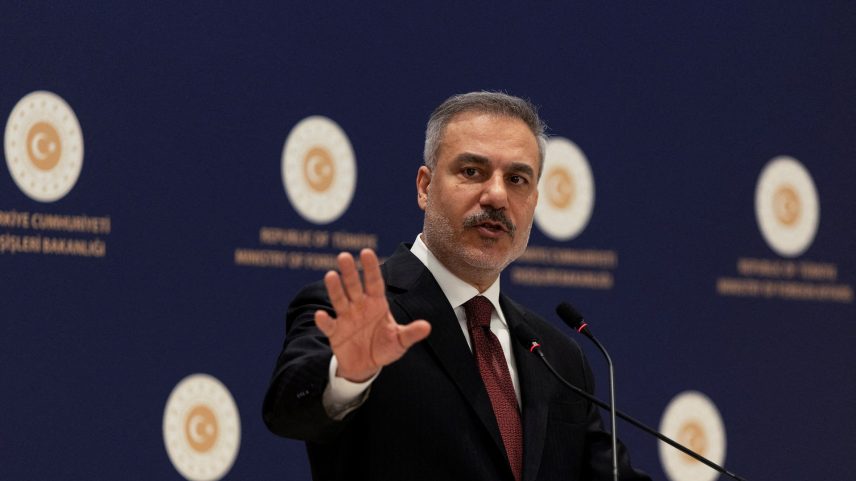 Turkish Foreign Minister Hakan Fidan speaks during a press conference in Istanbul, Turkey, January 15, 2026. REUTERS/Umit Bektas/File Photo